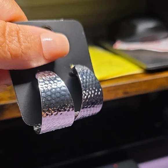 BUNDLE ANY 2, PAY ONE PRICE. Silver Hammered Hoop Earrings - Picture 3 of 3